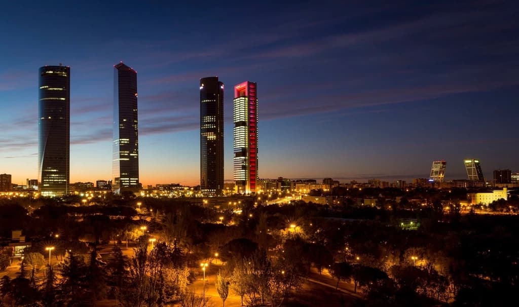 Paseo arbolado en El Retiro